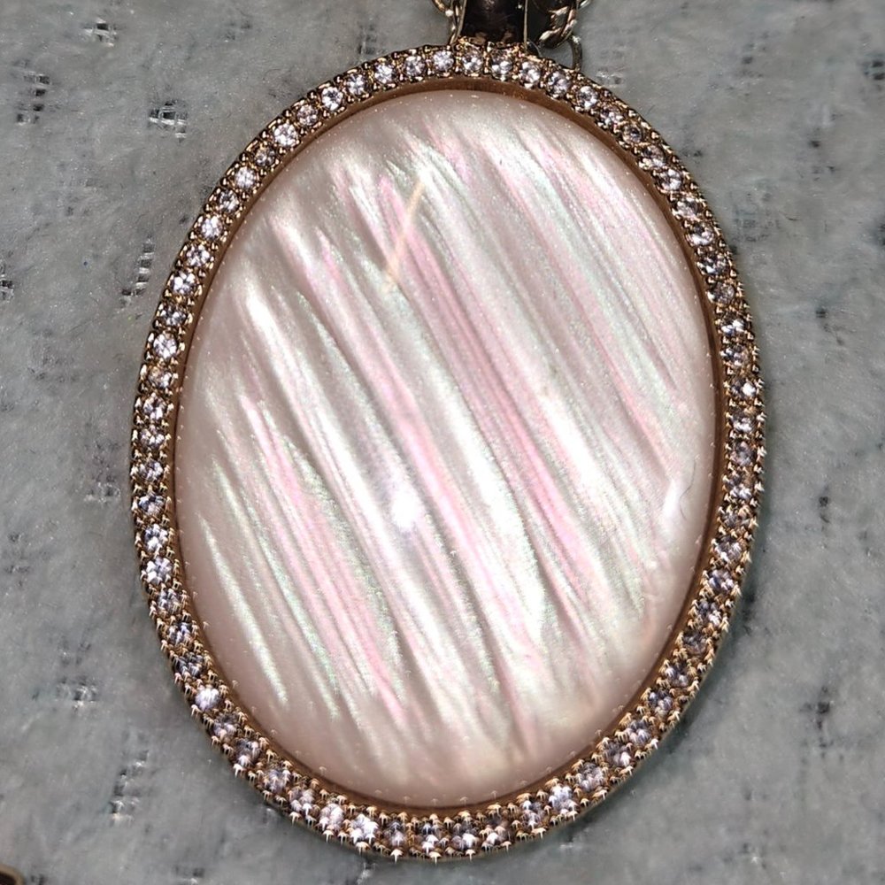 Premier Designs Pendant with Chain